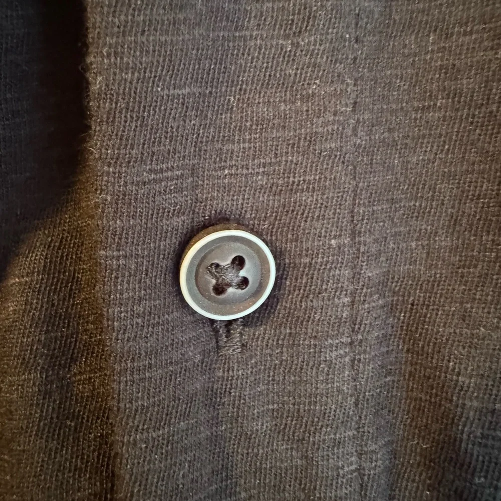 Men's Black button down Shirt - Picture 4 of 4
